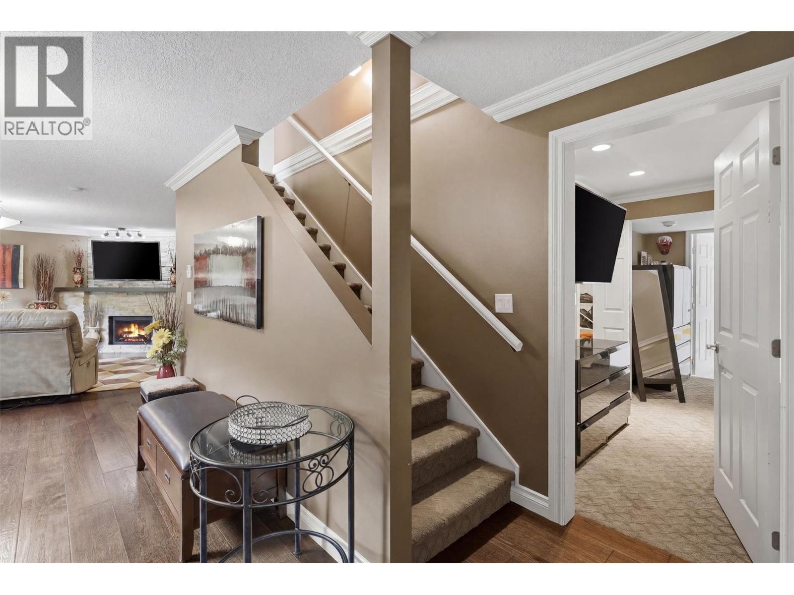 #10 1651 VALLEYVIEW Drive - 30