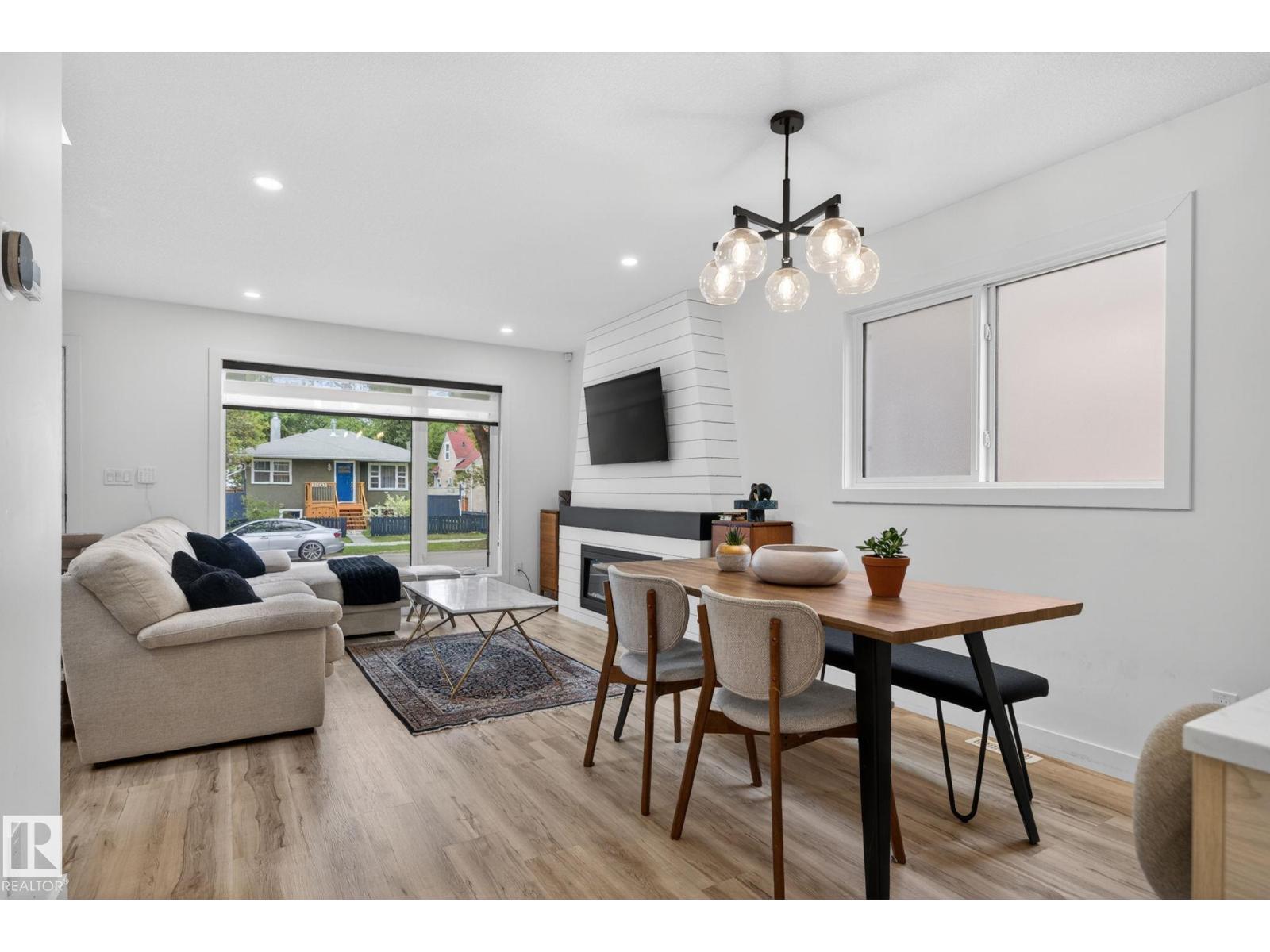 11539 86 ST NW - 10