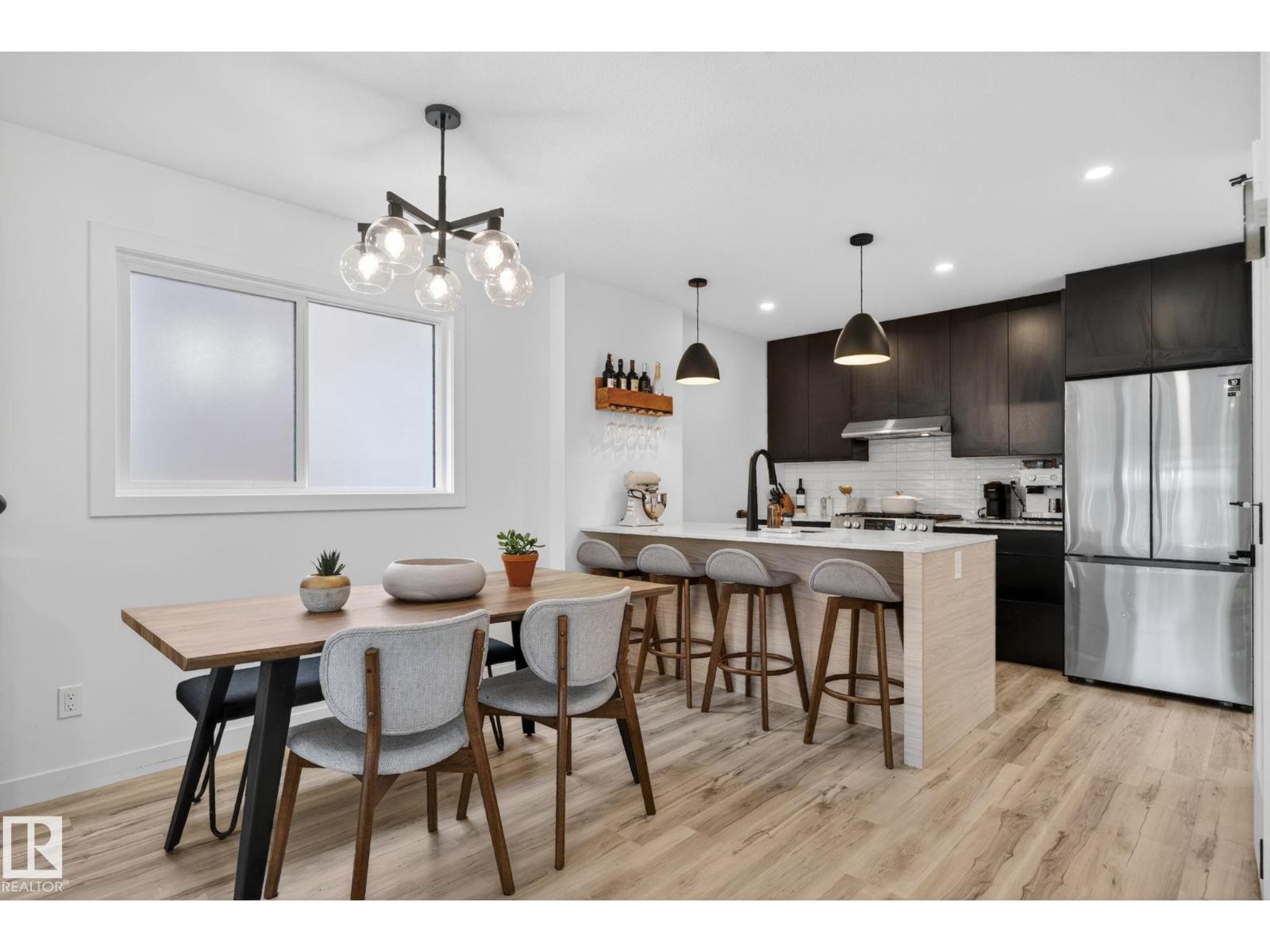 11539 86 ST NW - 11