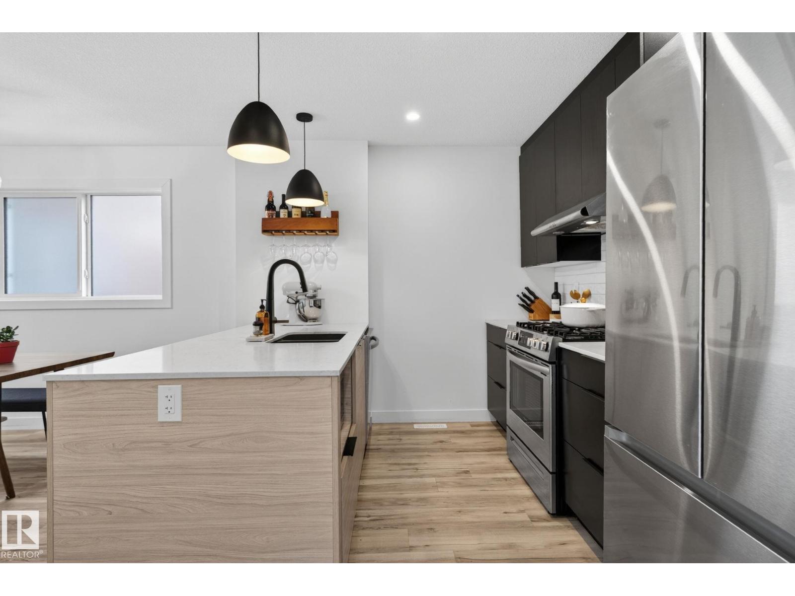 11539 86 ST NW - 15
