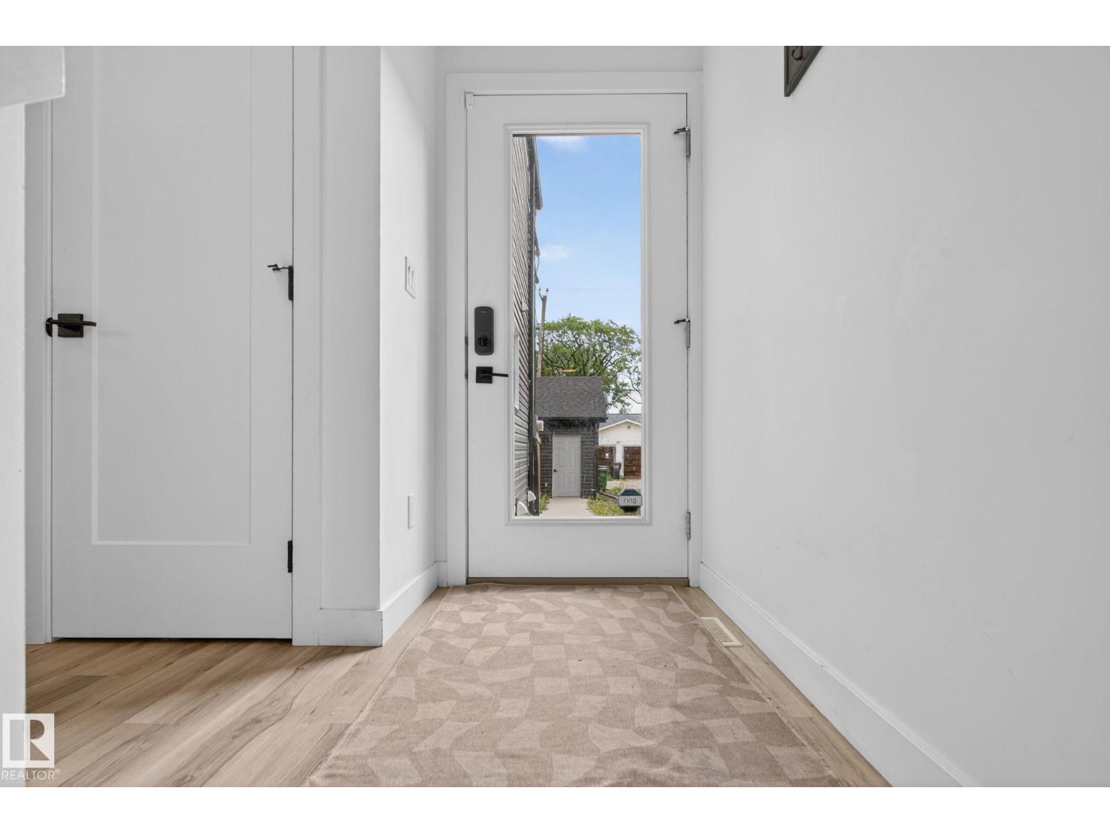 11539 86 ST NW - 20