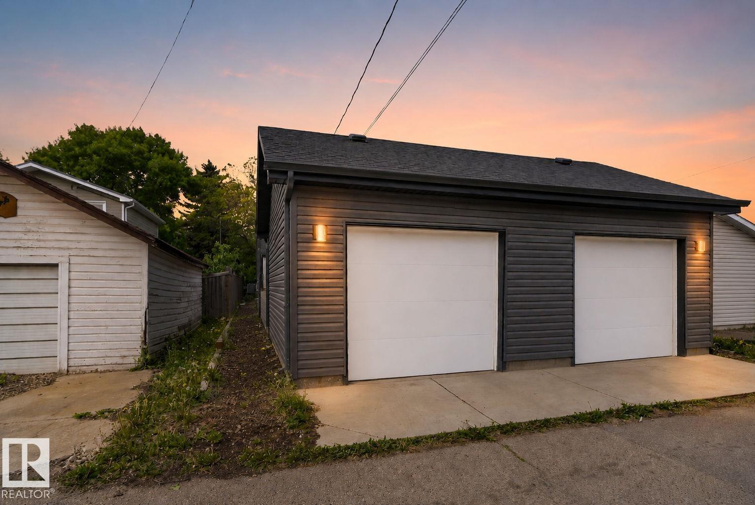 11539 86 ST NW - 37