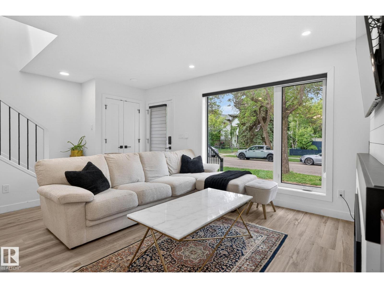 11539 86 ST NW - 6