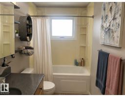 4229 48a St, Vegreville, AB T9C1B2 Photo 11