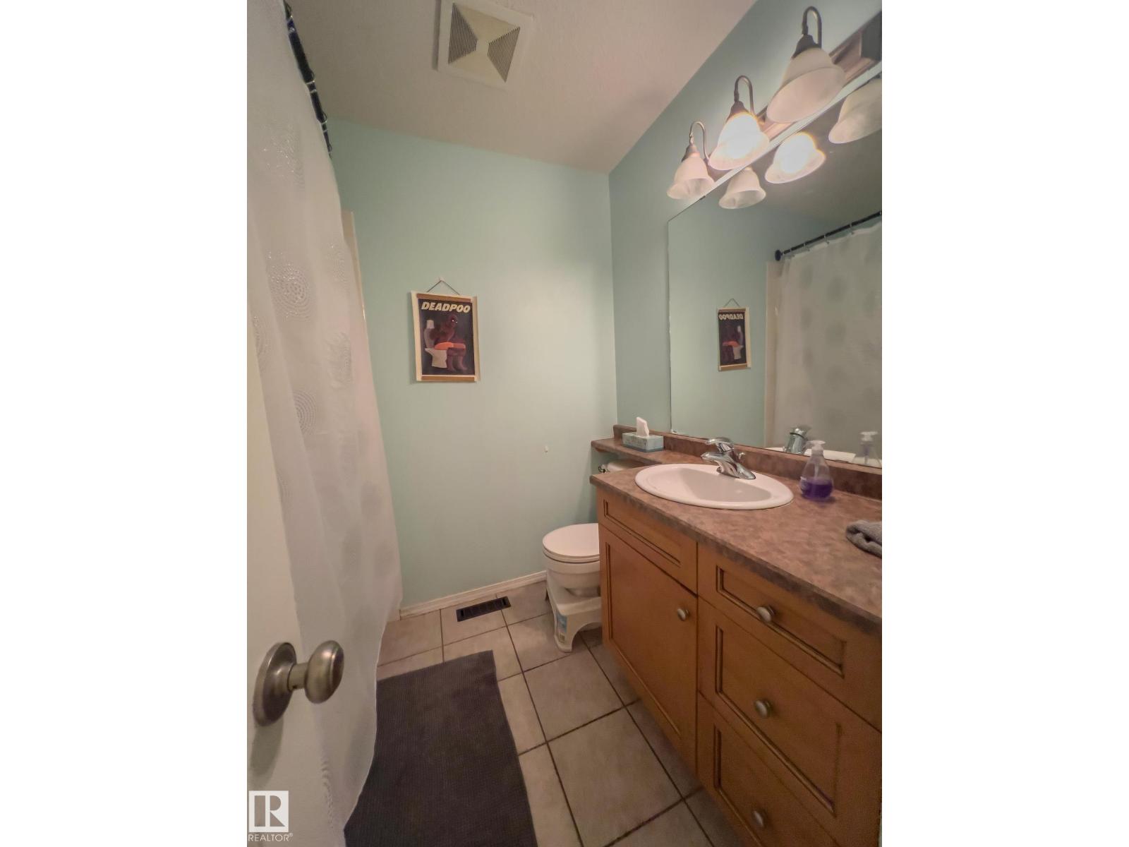 3802 42 AV — photo 13
