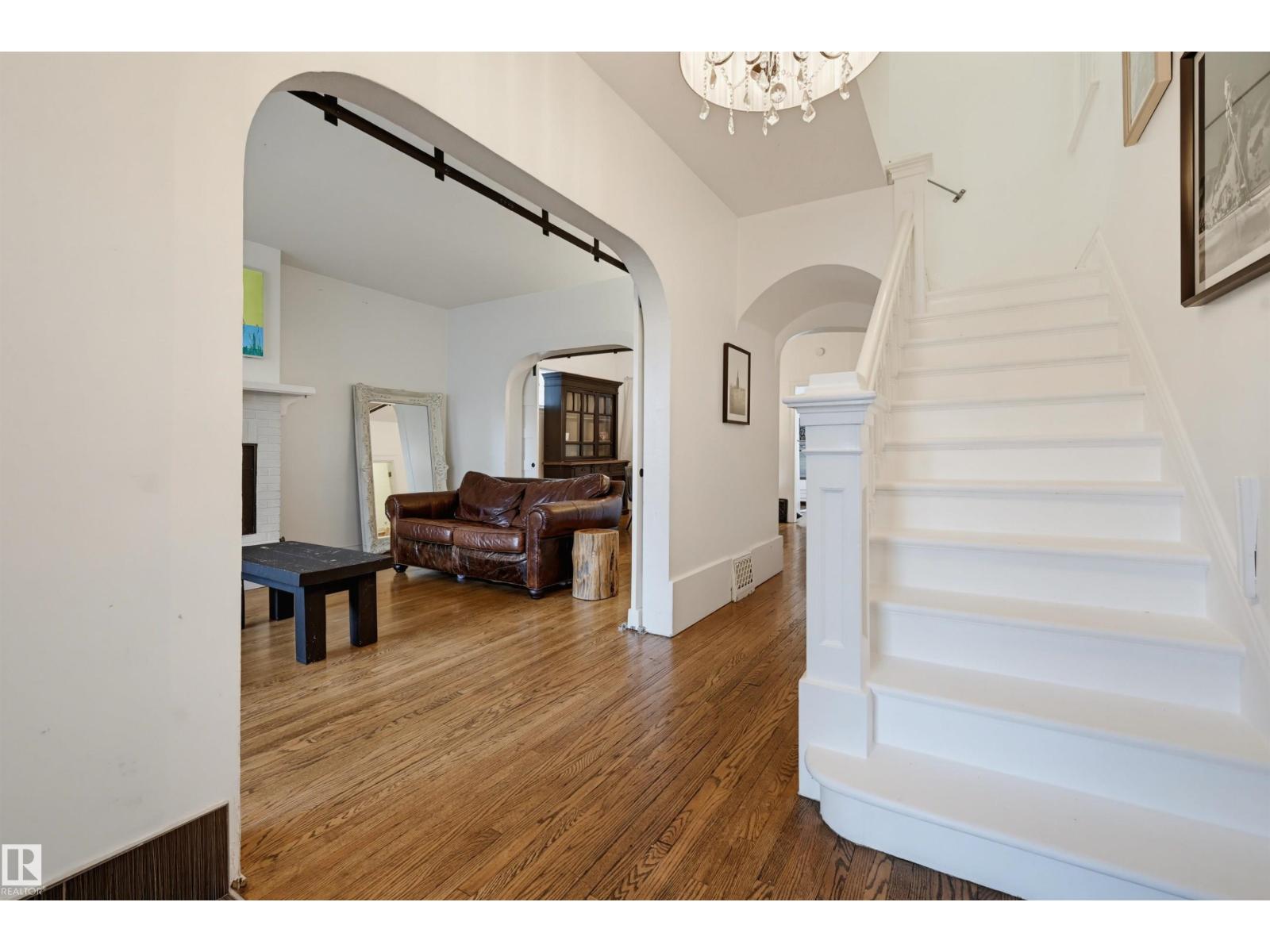 10523 127 ST NW — photo 7