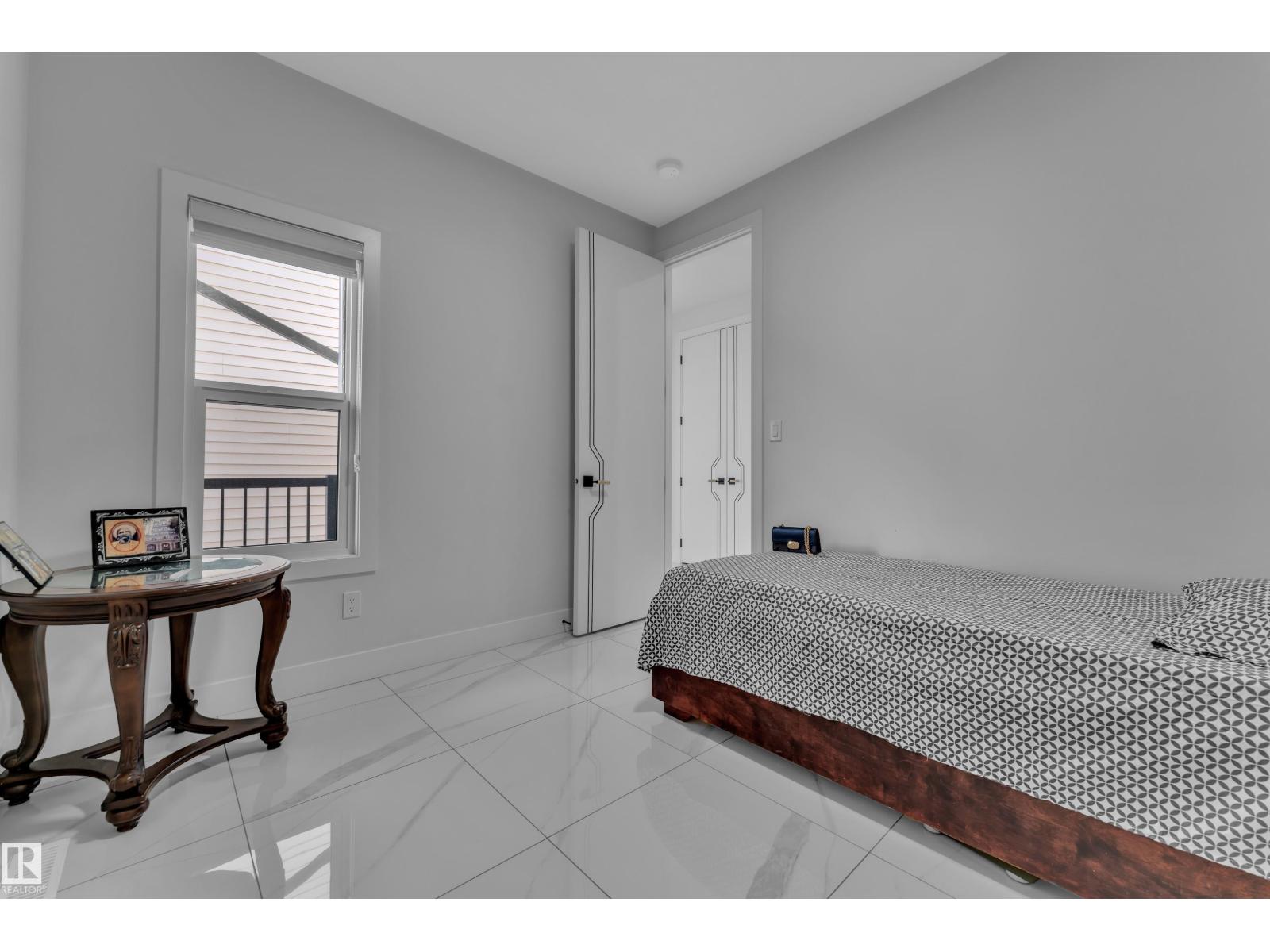 136 30 ST SW - 8