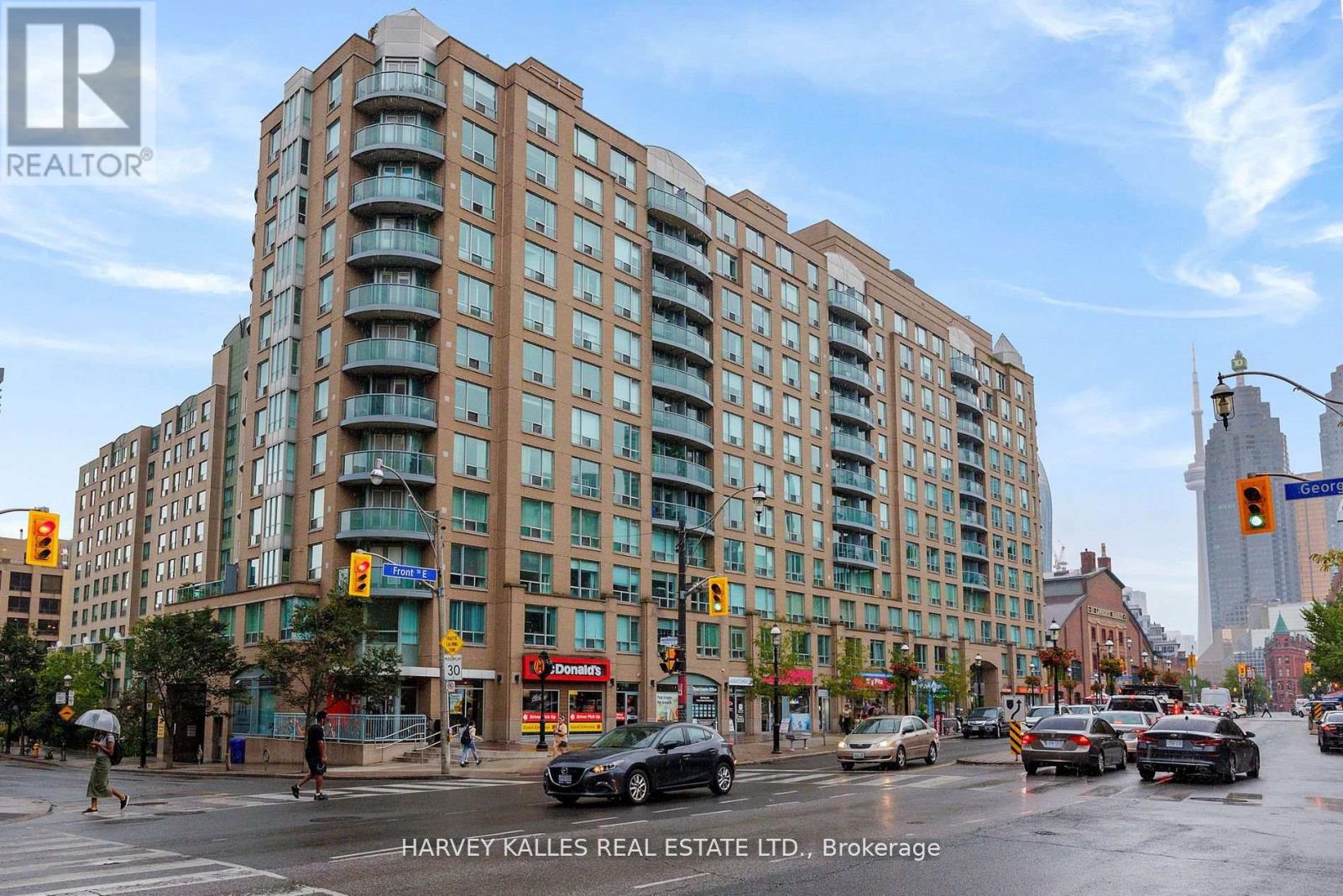 #512 109 FRONT STREET E - 1
