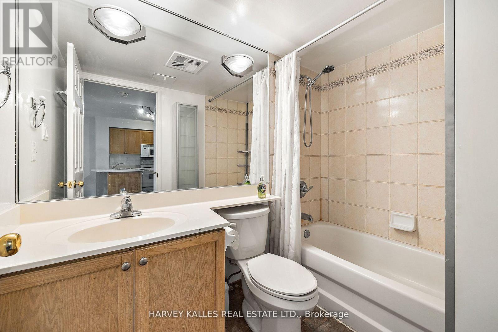 #512 109 FRONT STREET E - 18