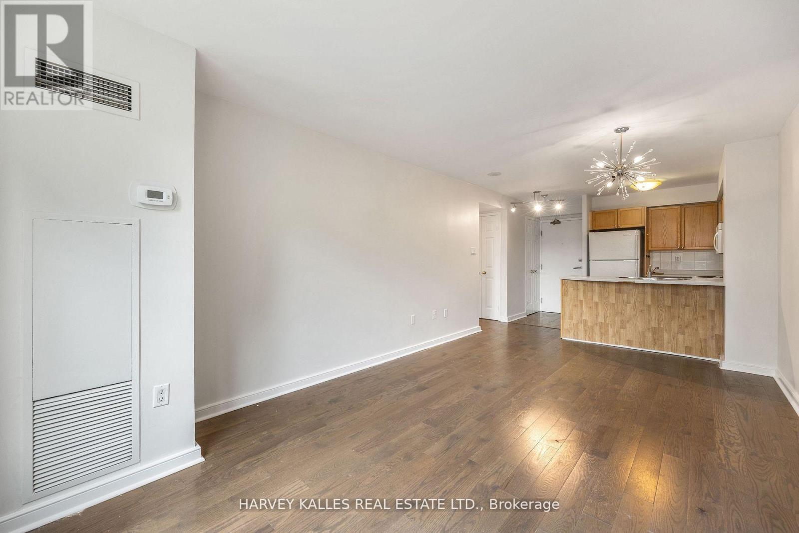 #512 109 FRONT STREET E - 5