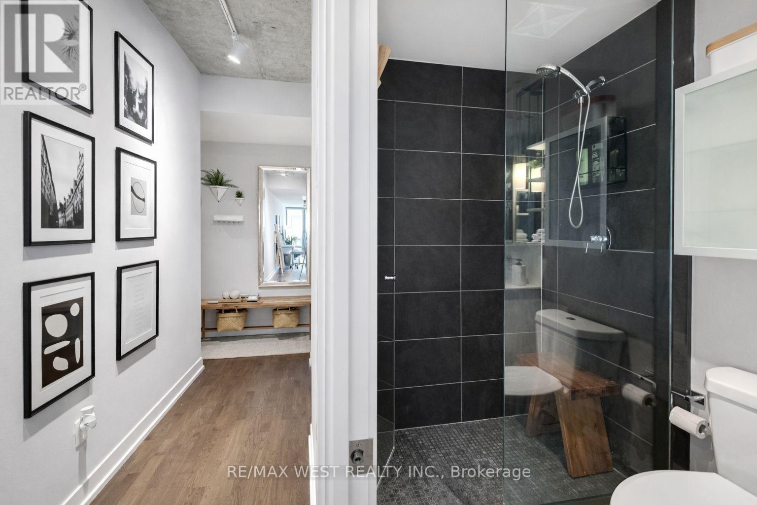 #310 650 KING STREET W - 3