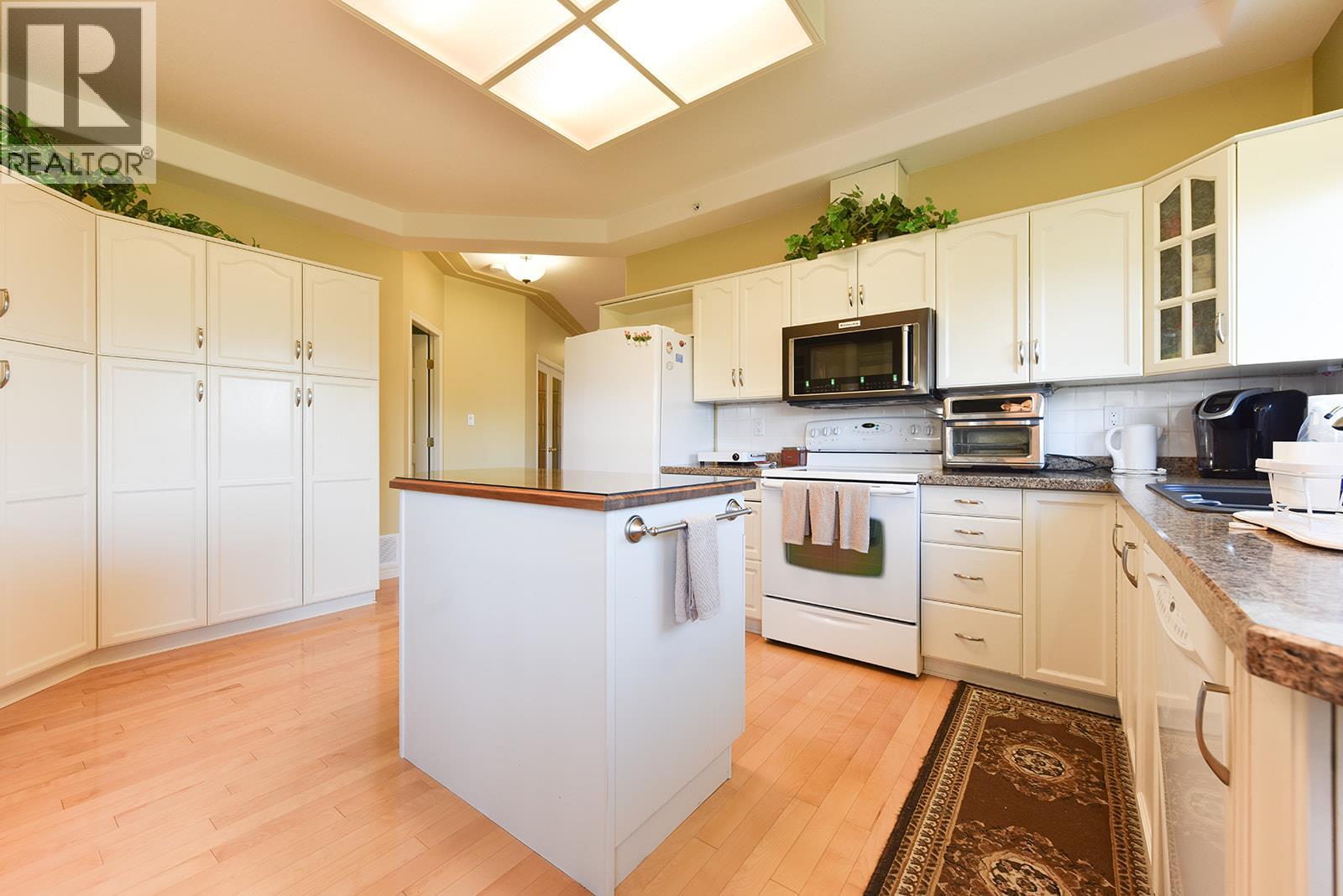 #803 2245 Atkinson Street - 7