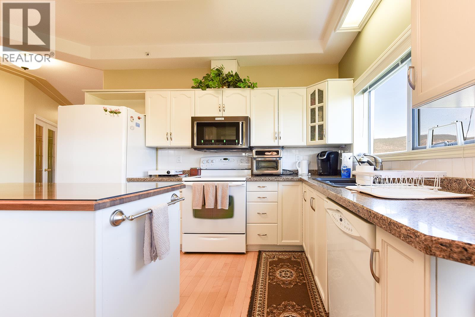 #803 2245 Atkinson Street - 6