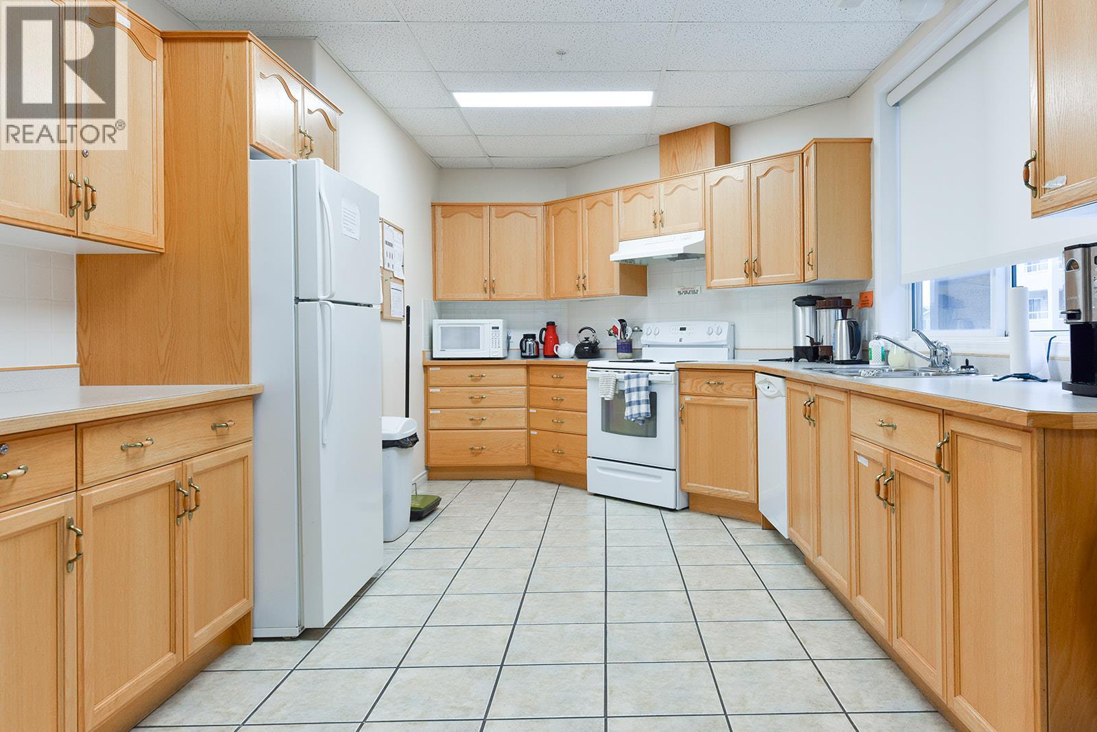 #803 2245 Atkinson Street - 21