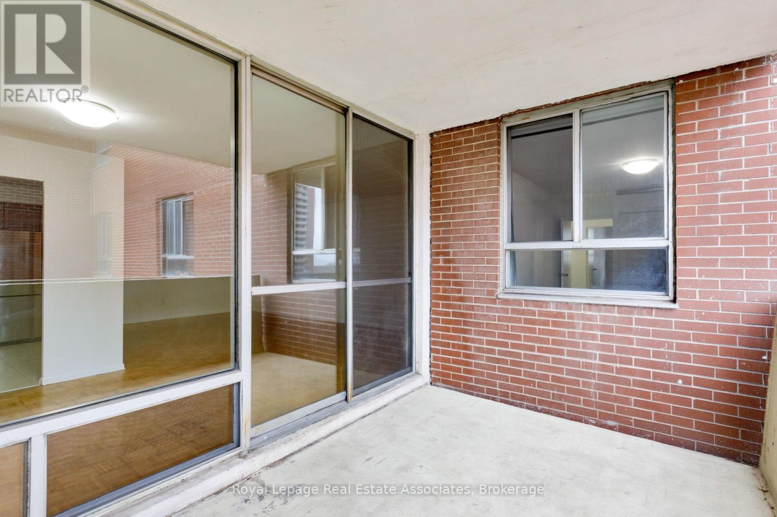 #1710 5 MASSEY SQUARE - 12