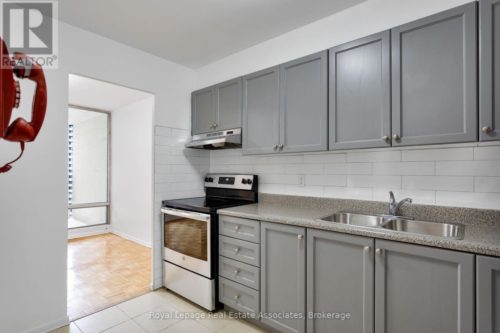 #1710 5 MASSEY SQUARE - 16
