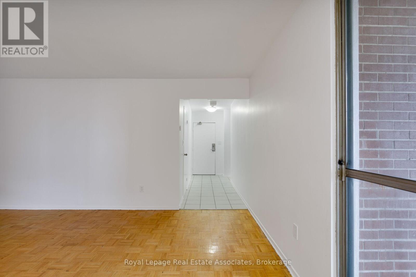 #1710 5 MASSEY SQUARE - 18