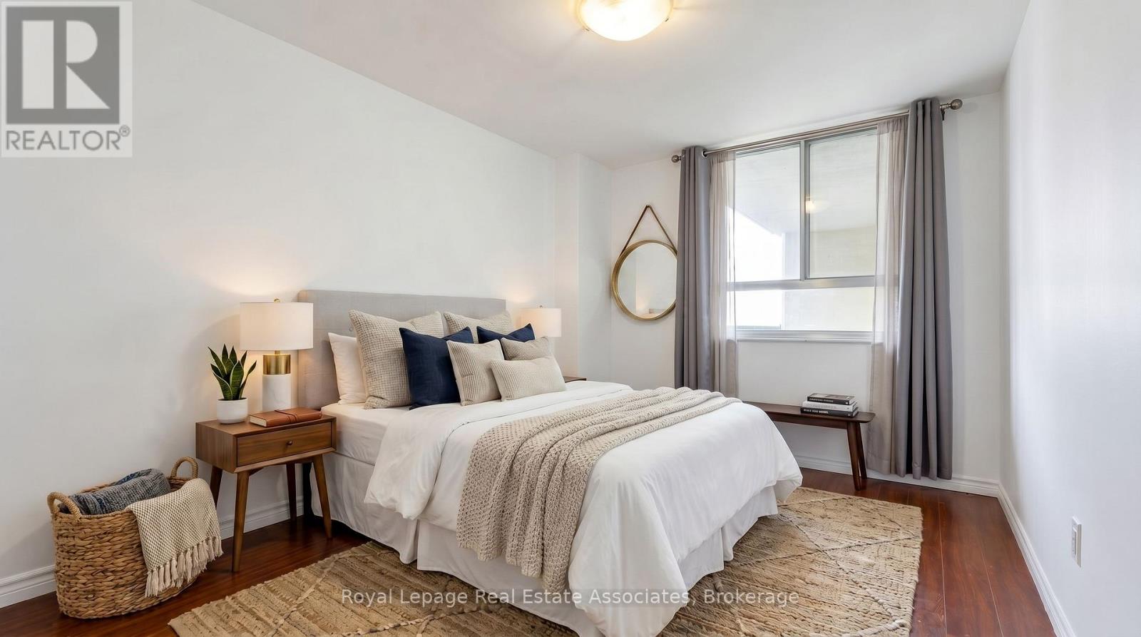#1710 5 MASSEY SQUARE - 22