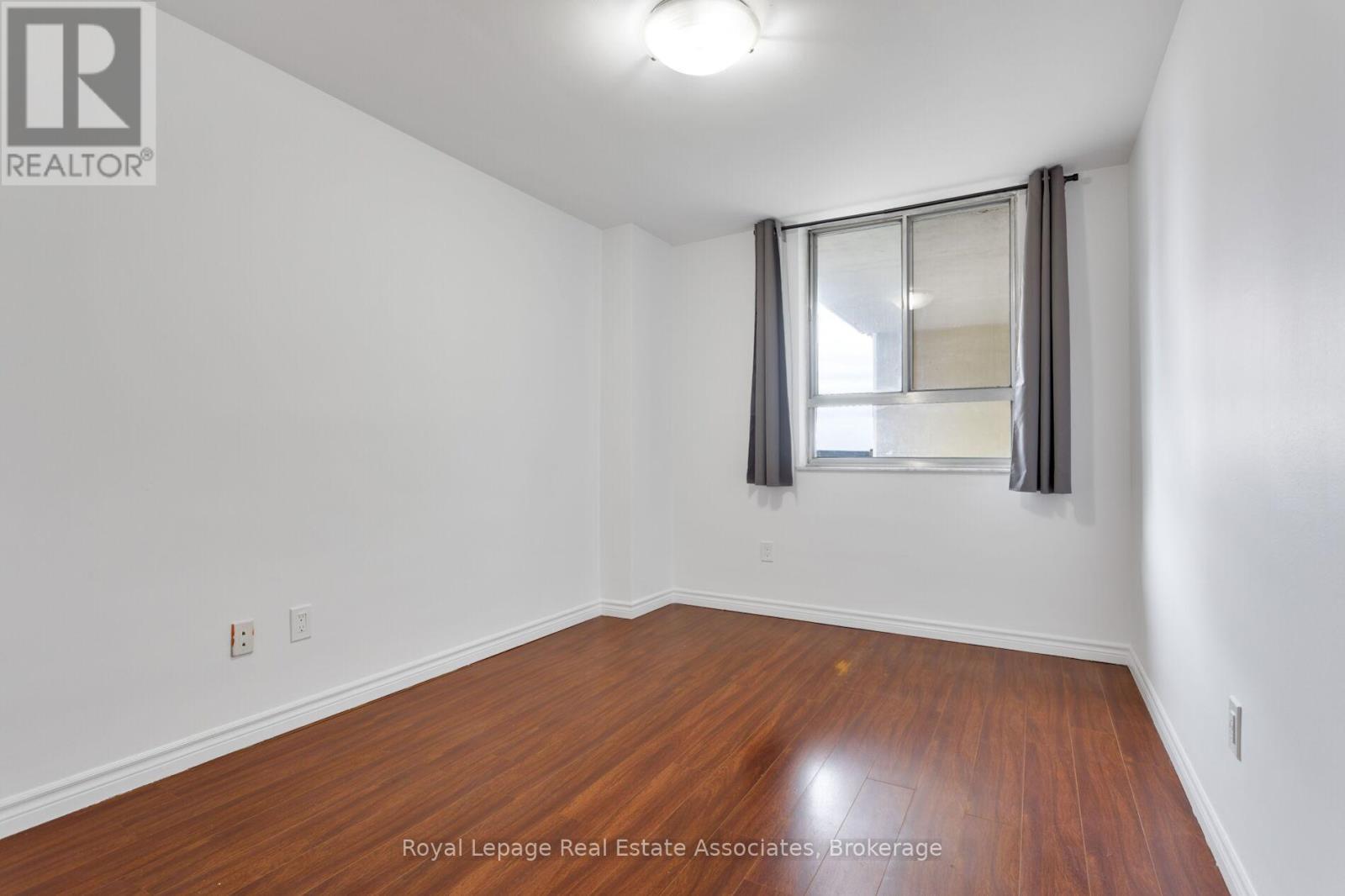 #1710 5 MASSEY SQUARE - 23