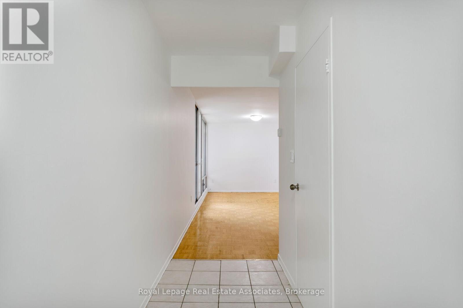 #1710 5 MASSEY SQUARE - 4