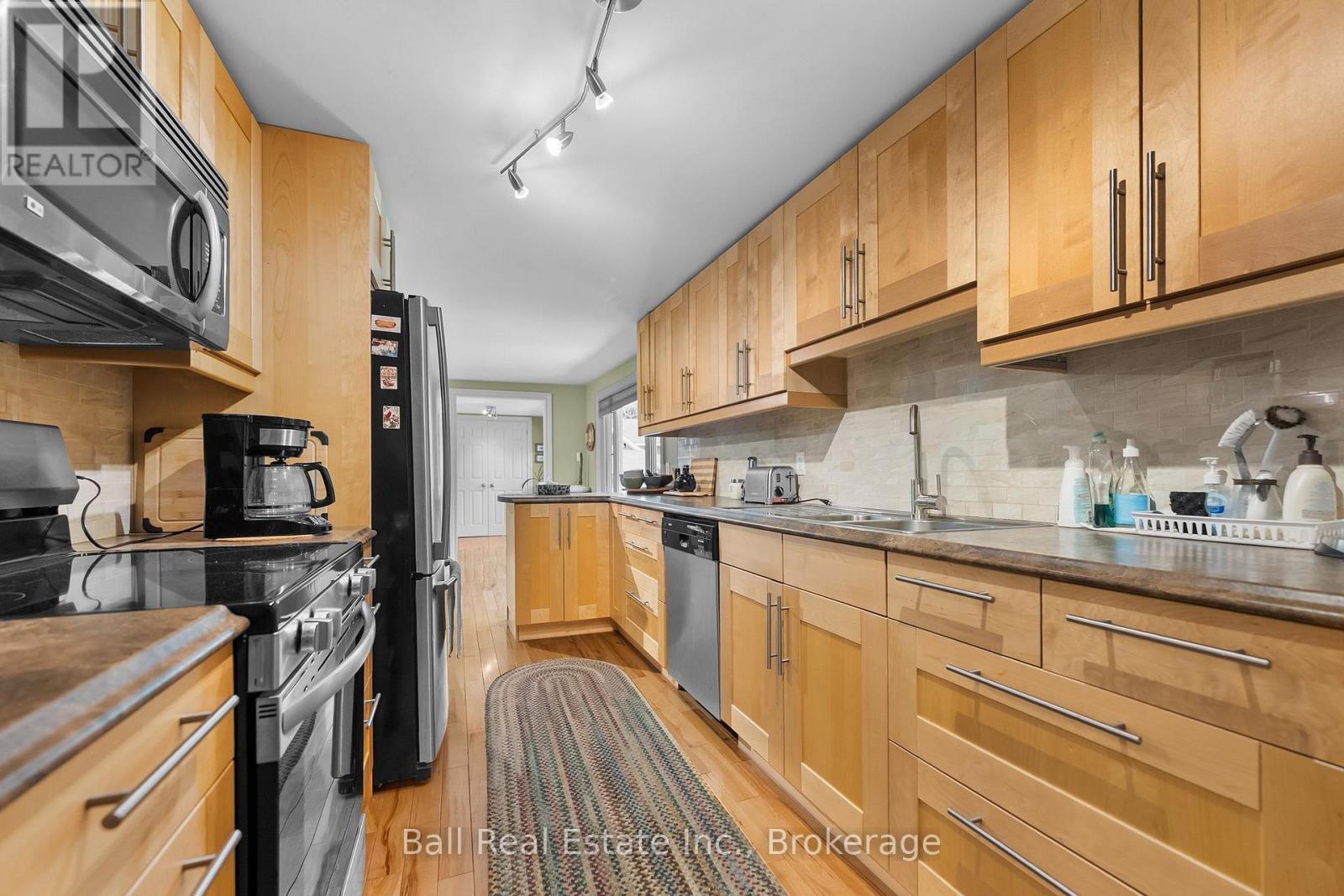 1120 RUTHVEN ROAD - 19