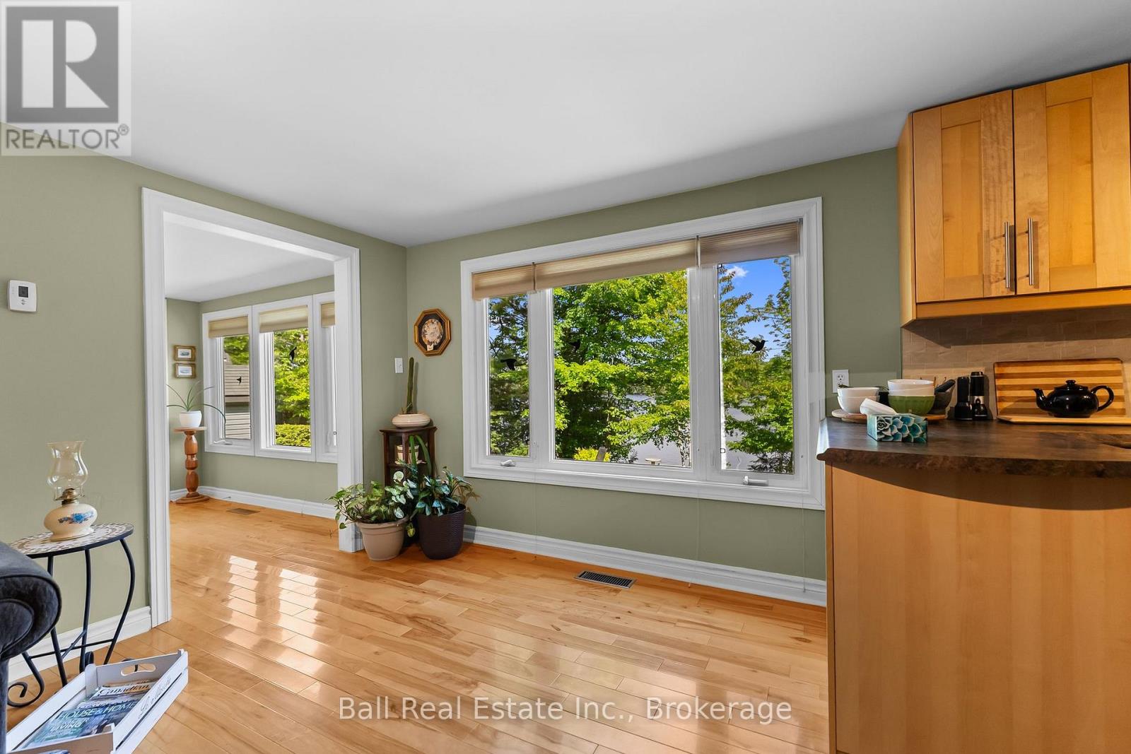 1120 RUTHVEN ROAD - 22