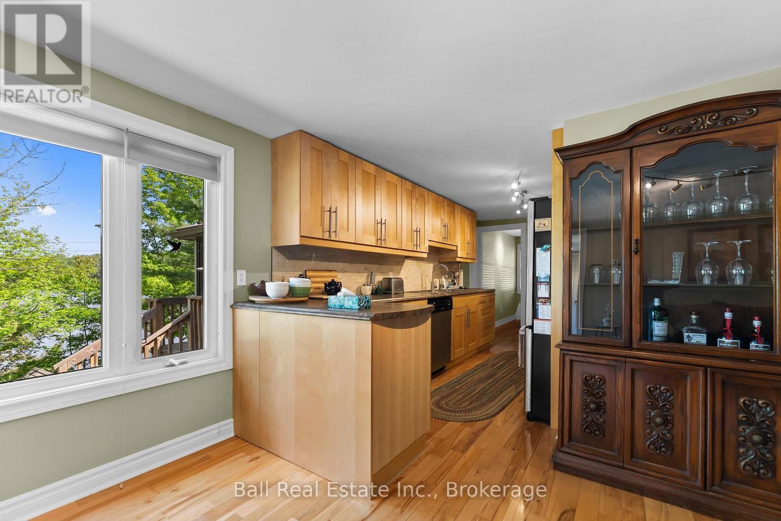 1120 RUTHVEN ROAD - 21