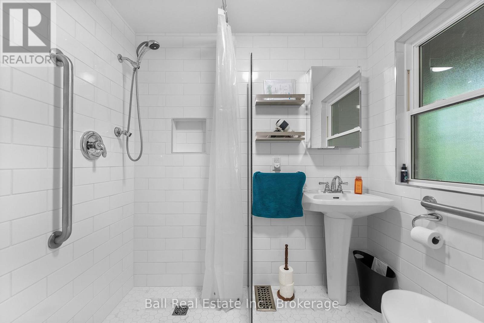 1120 RUTHVEN ROAD - 23