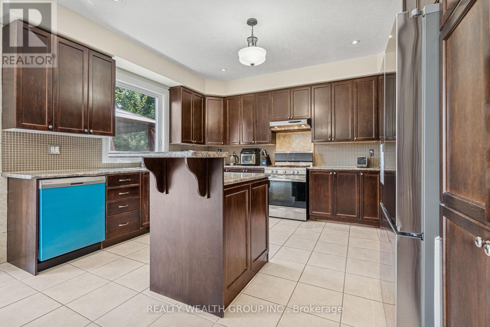 896 BOOTH AVENUE - 7