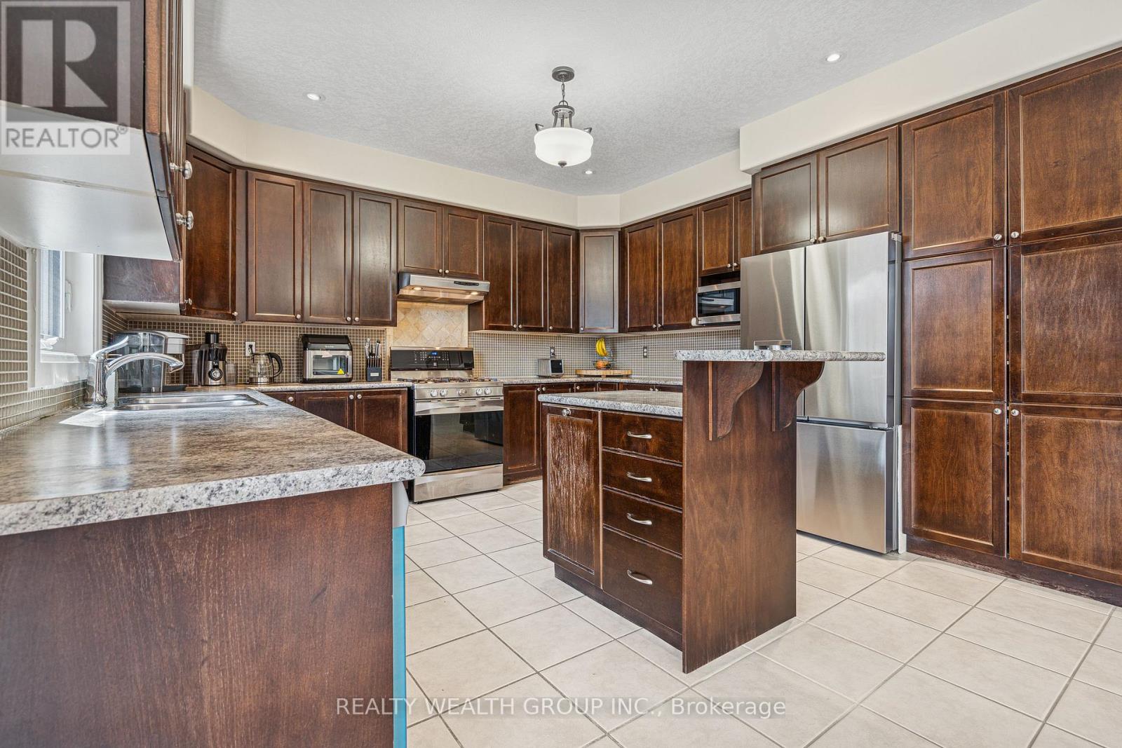 896 BOOTH AVENUE - 8