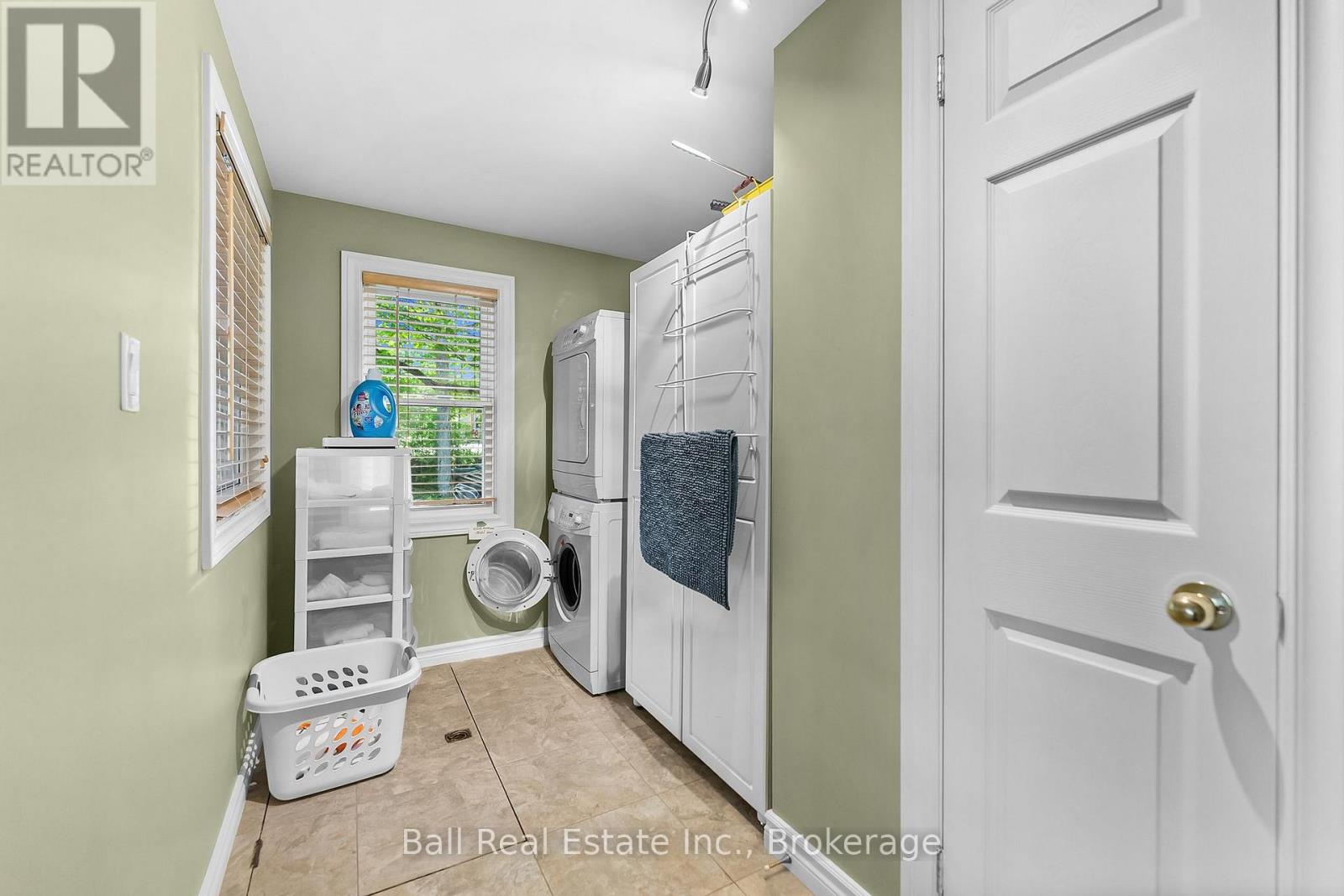 1120 RUTHVEN ROAD - 24