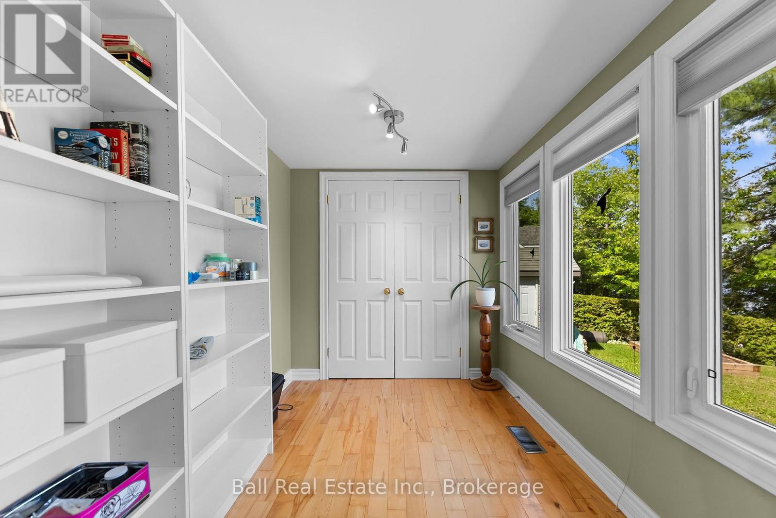 1120 RUTHVEN ROAD - 30