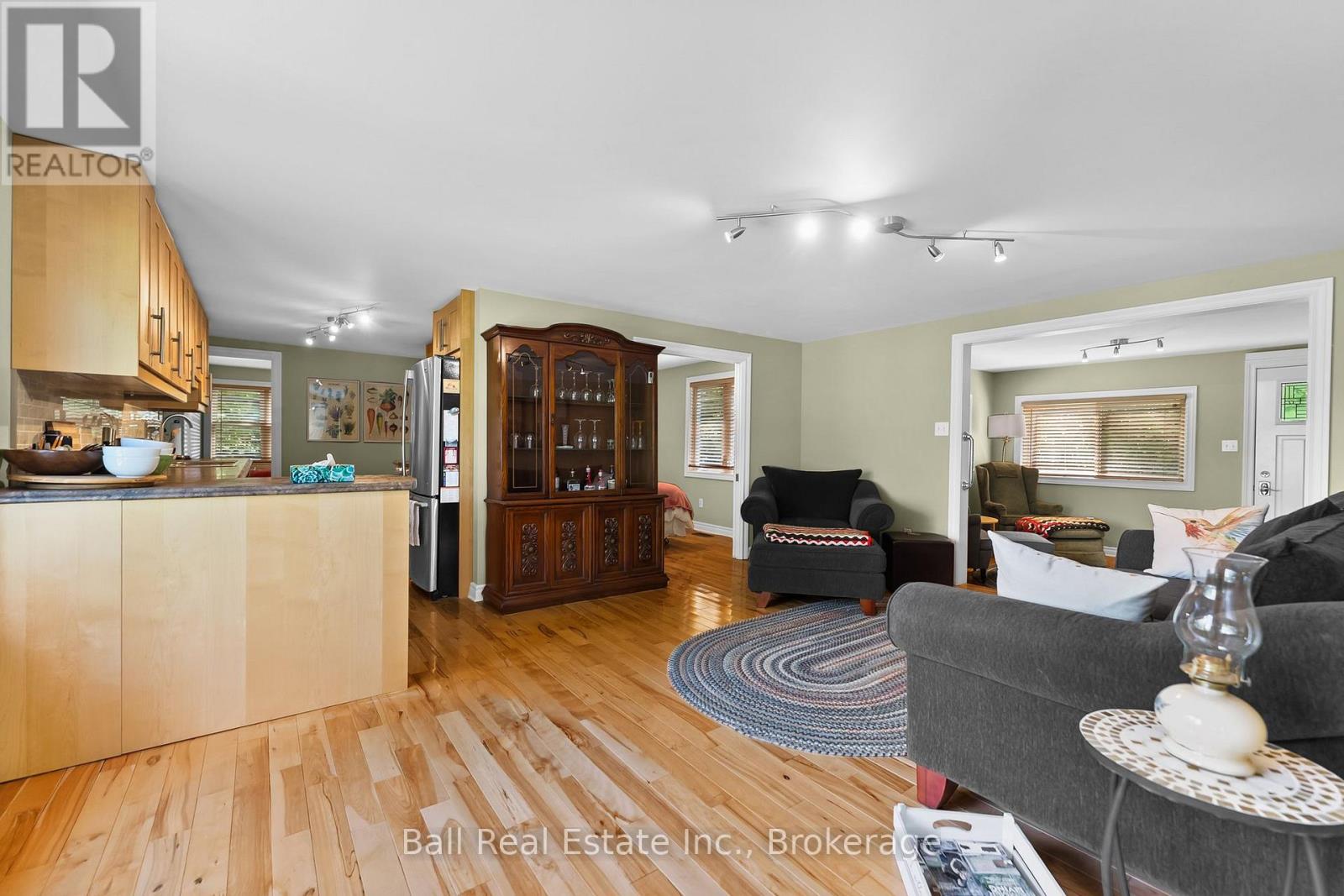 1120 RUTHVEN ROAD - 29