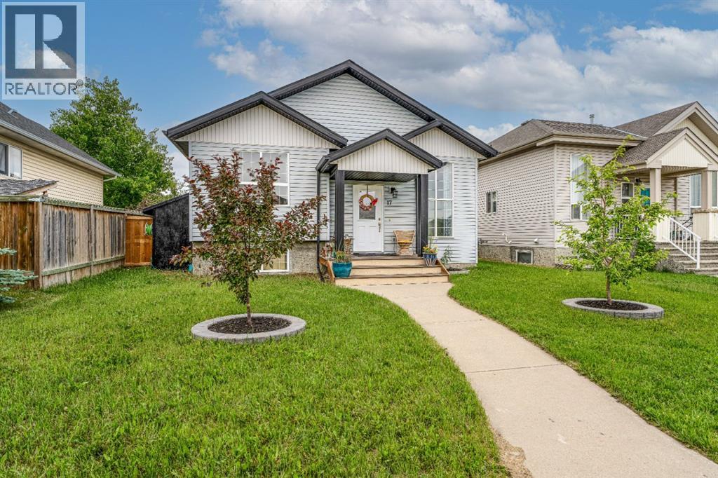Beautiful front yard and view of the home