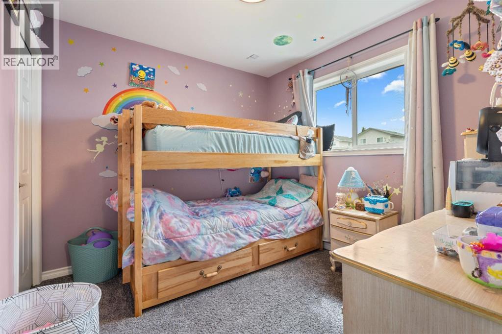 Secondary upstairs bedroom