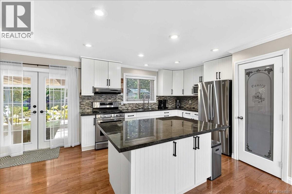 2155 Hamilton Dr, Port Alberni