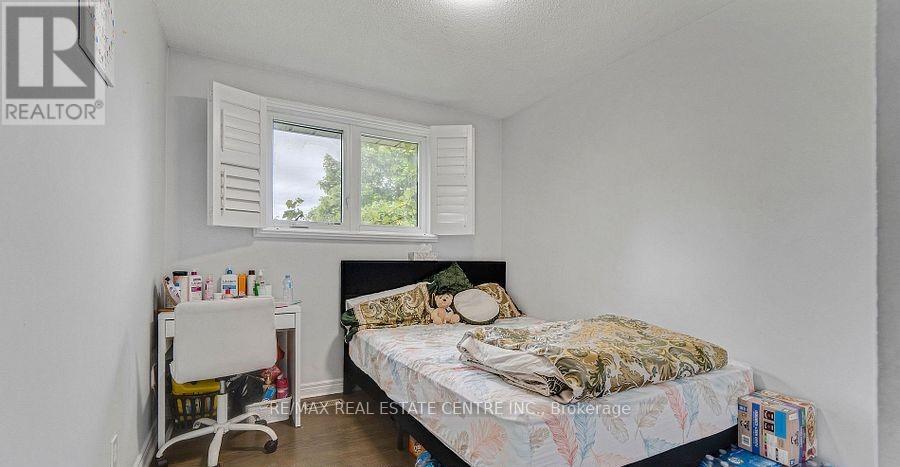 1011 PEARSON DRIVE - 22