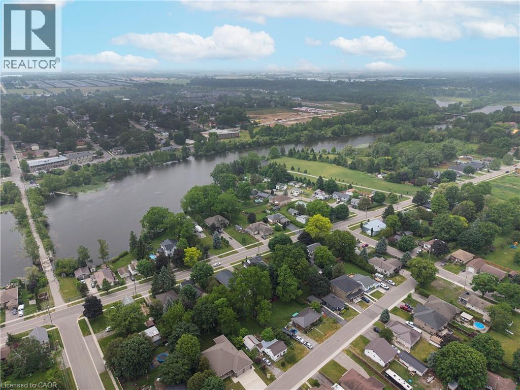 5-bedroom home for sale at 97 MECHANIC Street W, Waterford ON · photo 8 of 37