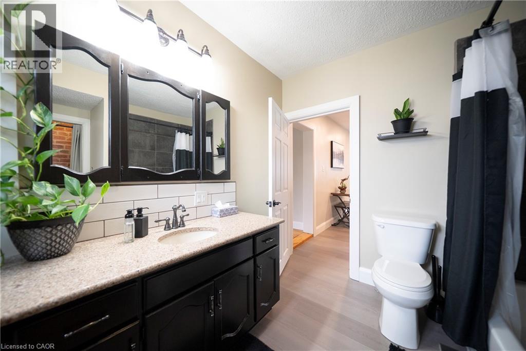 5-bedroom home for sale at 97 MECHANIC Street W, Waterford ON · photo 27 of 37