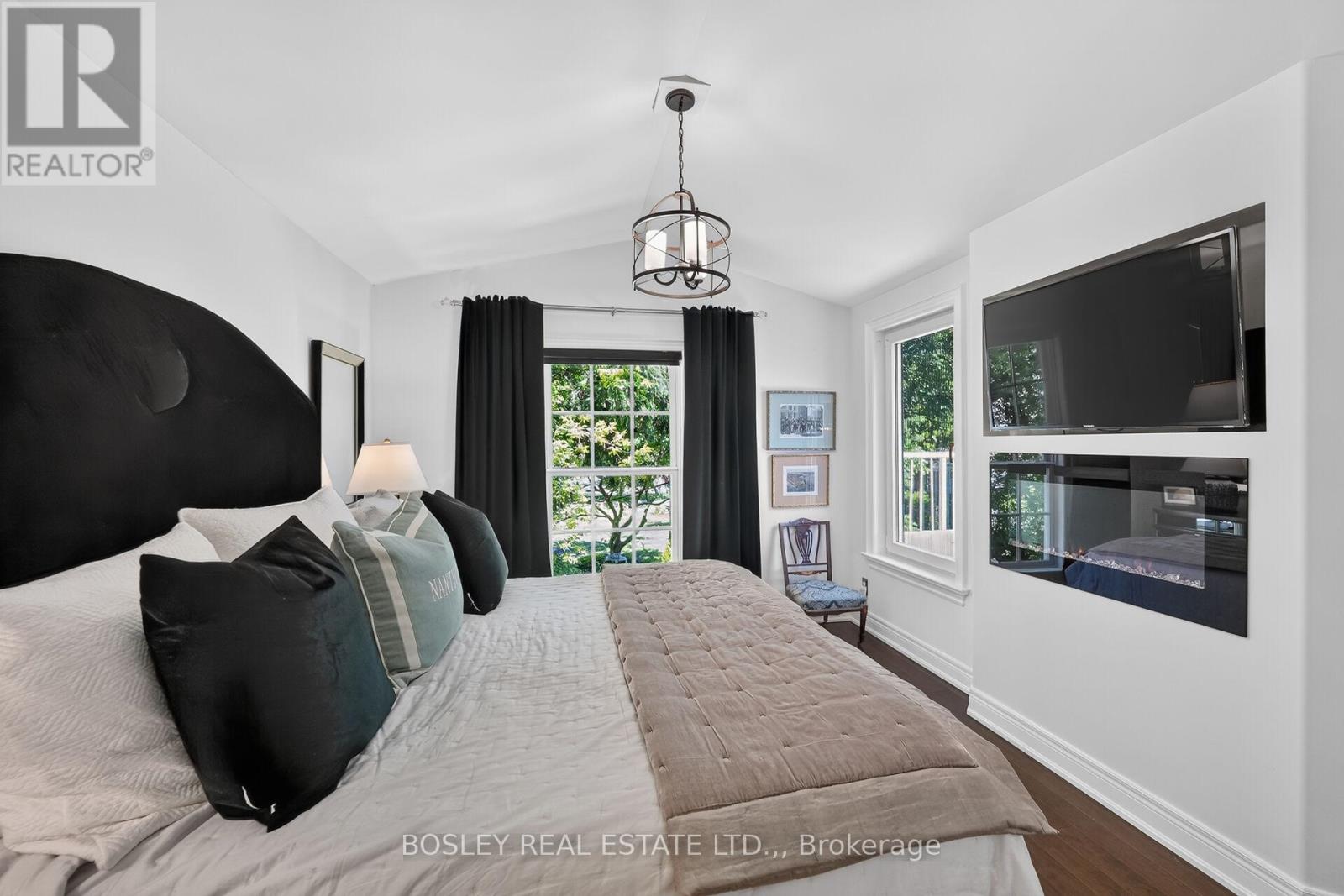 #UNIT 5 175 QUEEN STREET - 23