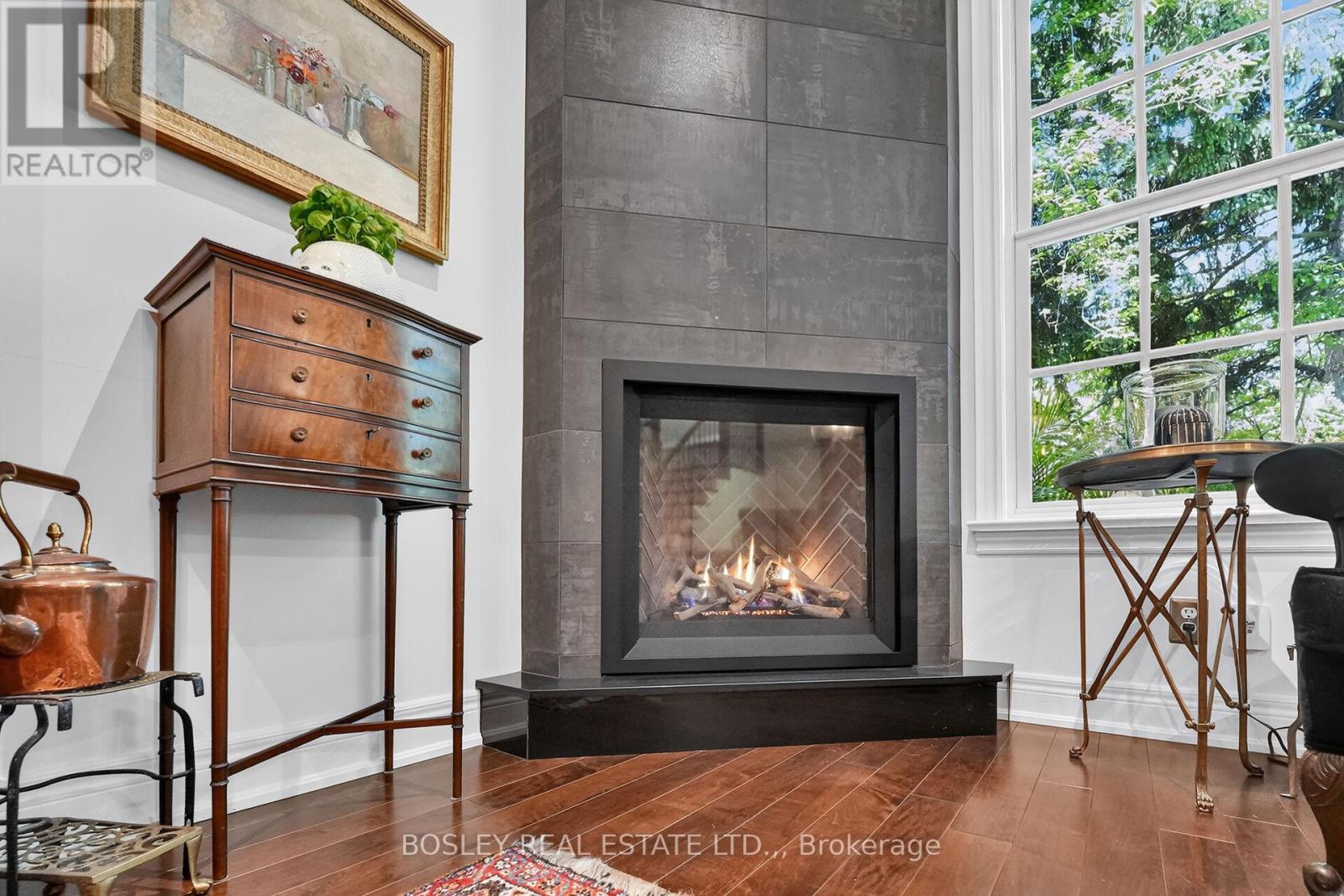 #UNIT 5 175 QUEEN STREET - 9