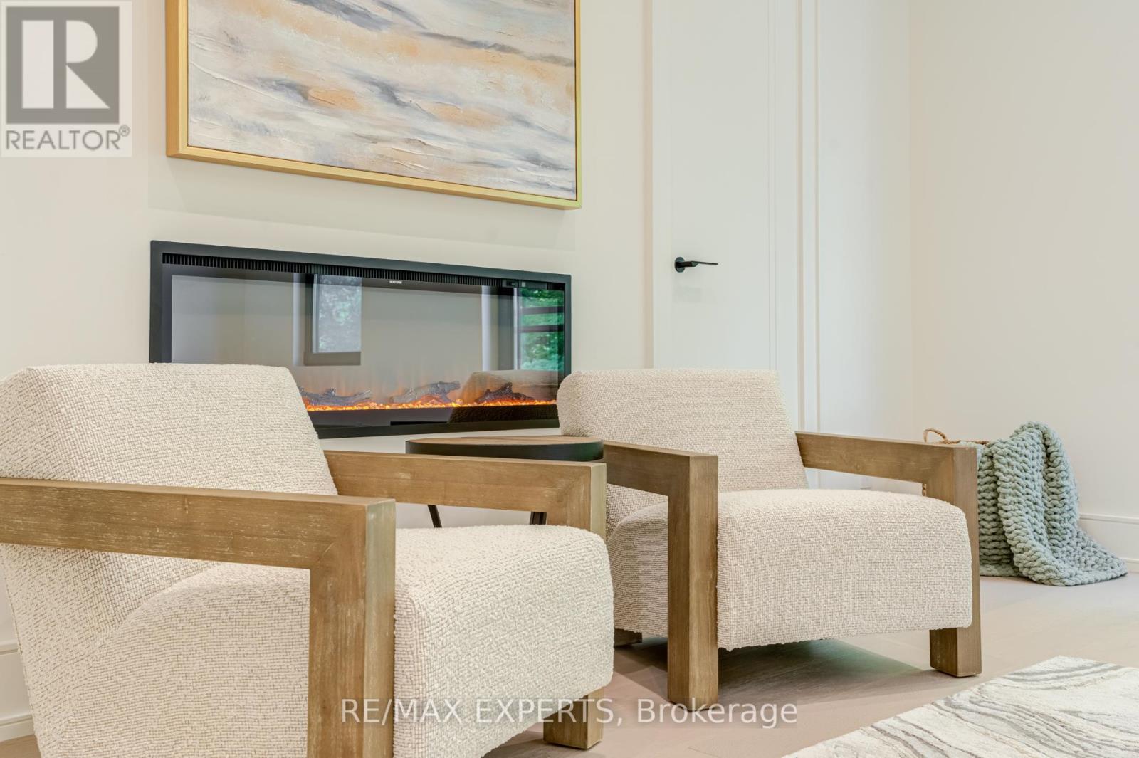 84 MOSLEY STREET - 25