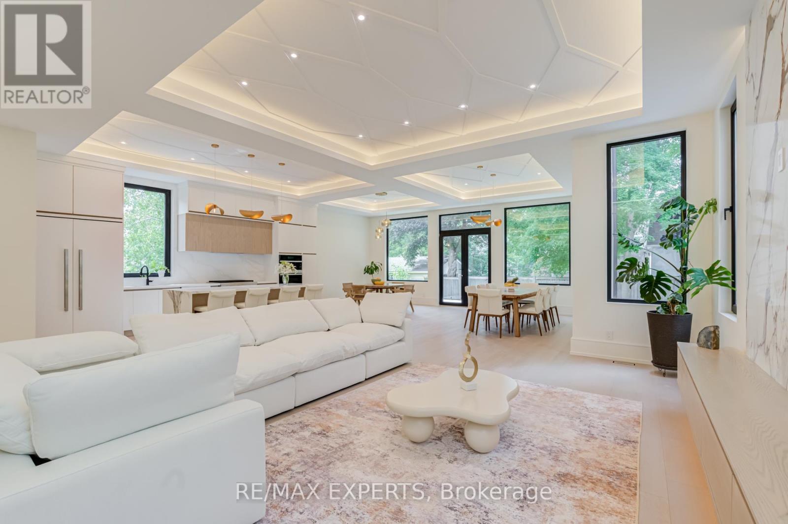 84 MOSLEY STREET - 11