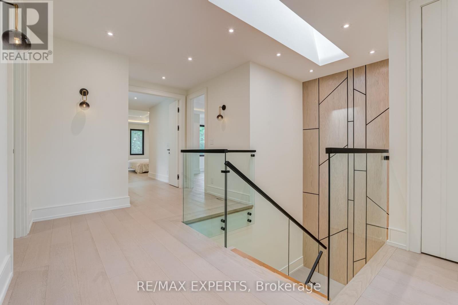 84 MOSLEY STREET - 21