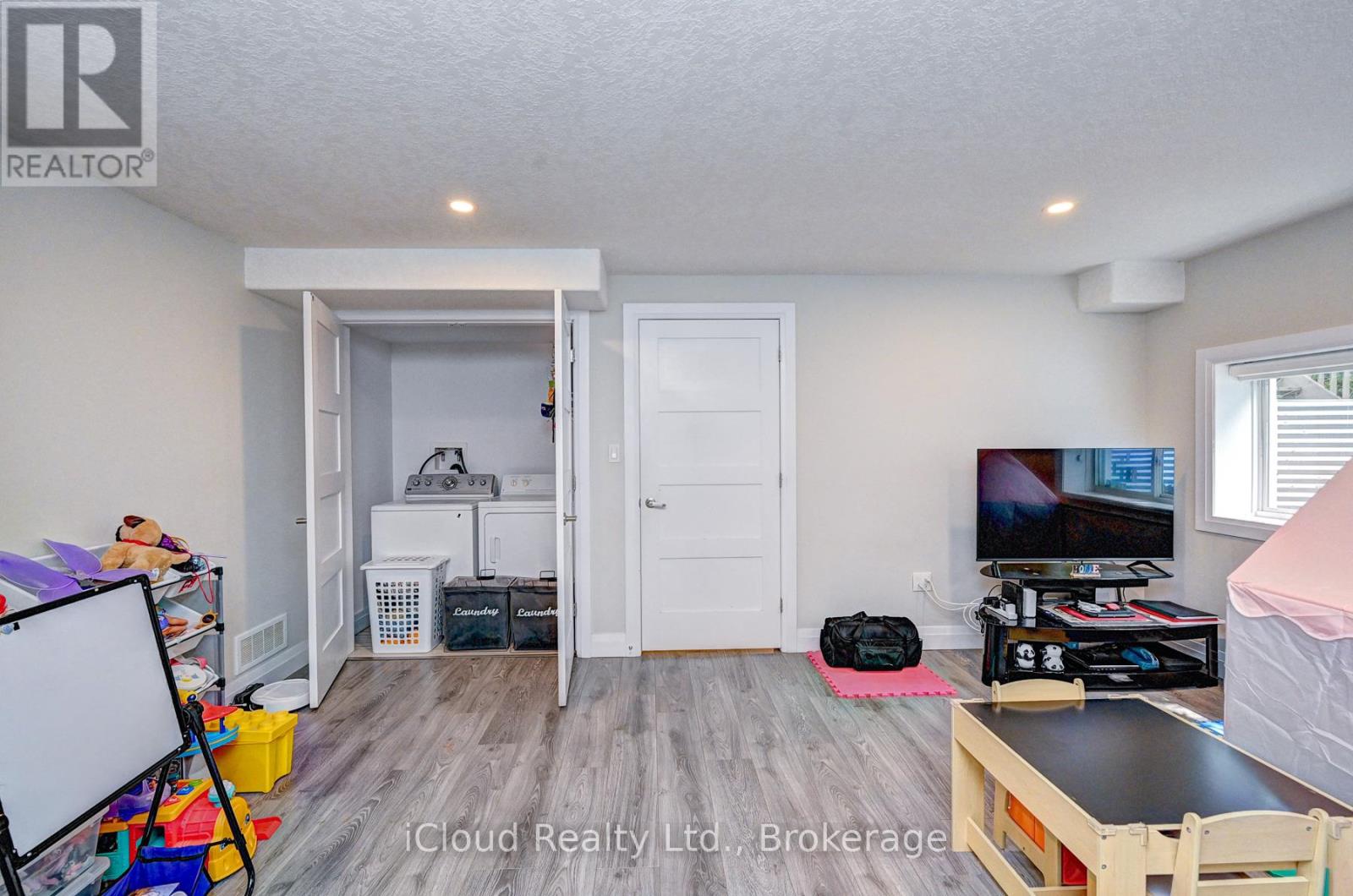 65 ARKELL ROAD - 32