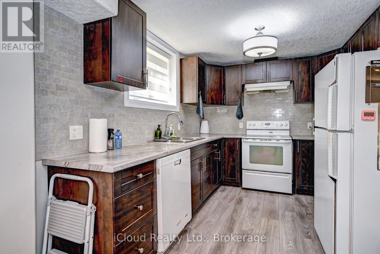 65 ARKELL ROAD - 33
