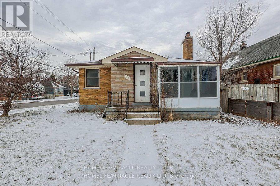 1171 OXFORD STREET E - 1