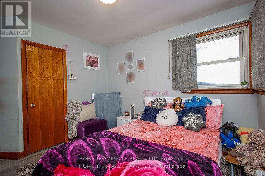 1171 OXFORD STREET E - 12