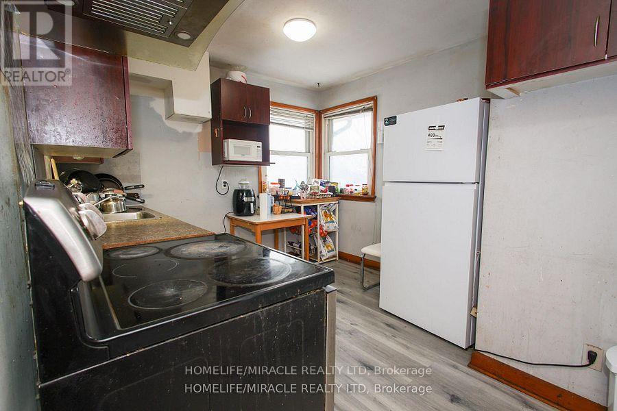 1171 OXFORD STREET E - 16