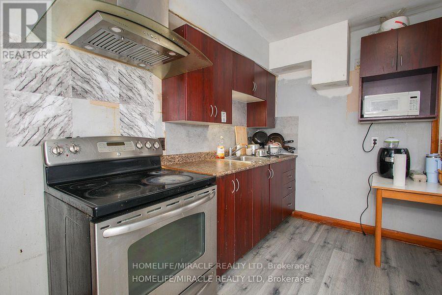 1171 OXFORD STREET E - 17